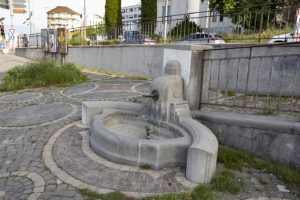La fontaine-abreuvoir et l’édicule de Prélaz-les-Roses